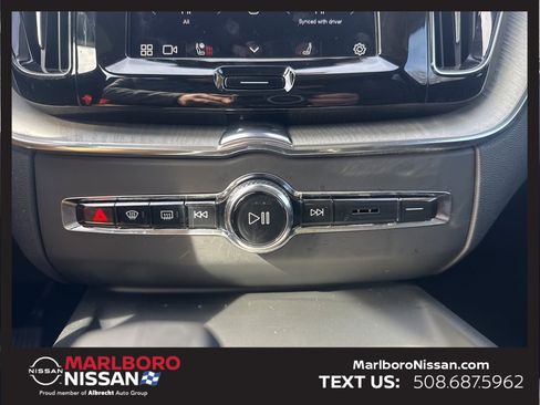 Used 2025 Volvo XC60 B5 Plus w/ Climate Package image 31