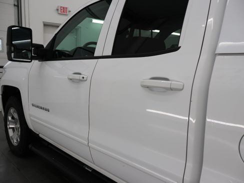 Used 2017 Chevrolet Silverado 1500 LT w/ All Star Edition AWD/4WD image 29