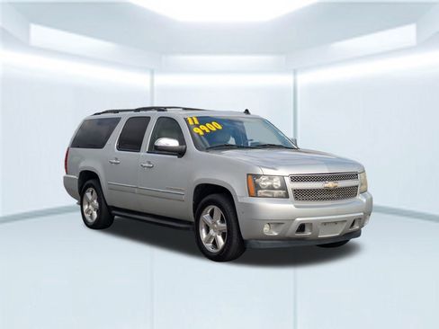 Used 2011 Chevrolet Suburban LTZ image 8