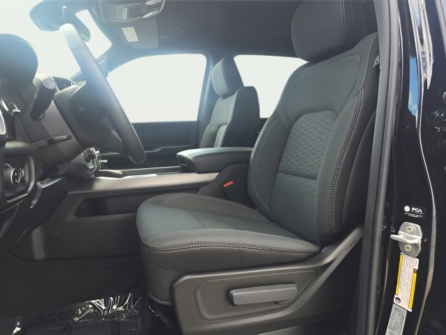 New 2026 RAM 1500 Express AWD/4WD image 9