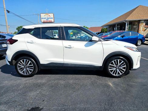 Used 2021 Nissan Kicks SV image 6