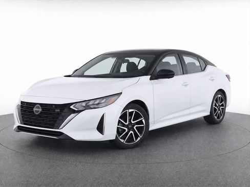 Used 2025 Nissan Sentra SR w/ SR Premium Package FWD image 8