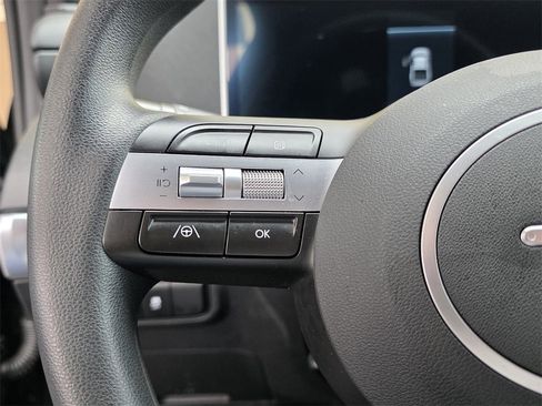 Certified 2025 Hyundai Santa Cruz SE image 12