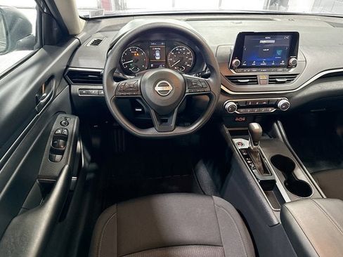 Certified 2025 Nissan Altima 2.5 S image 17