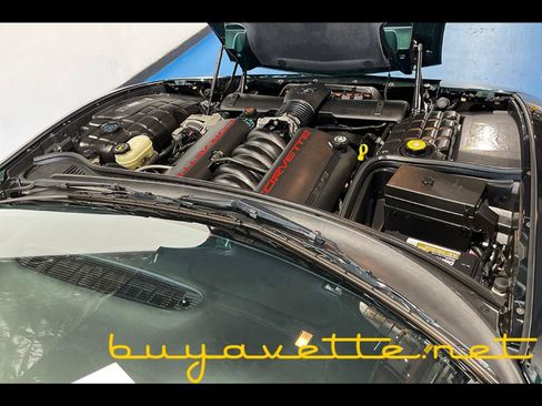 Used 2001 Chevrolet Corvette Convertible w/ Preferred Equipment Group2 RWD image 29