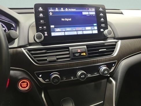 Certified 2020 Honda Accord EX-L image 32