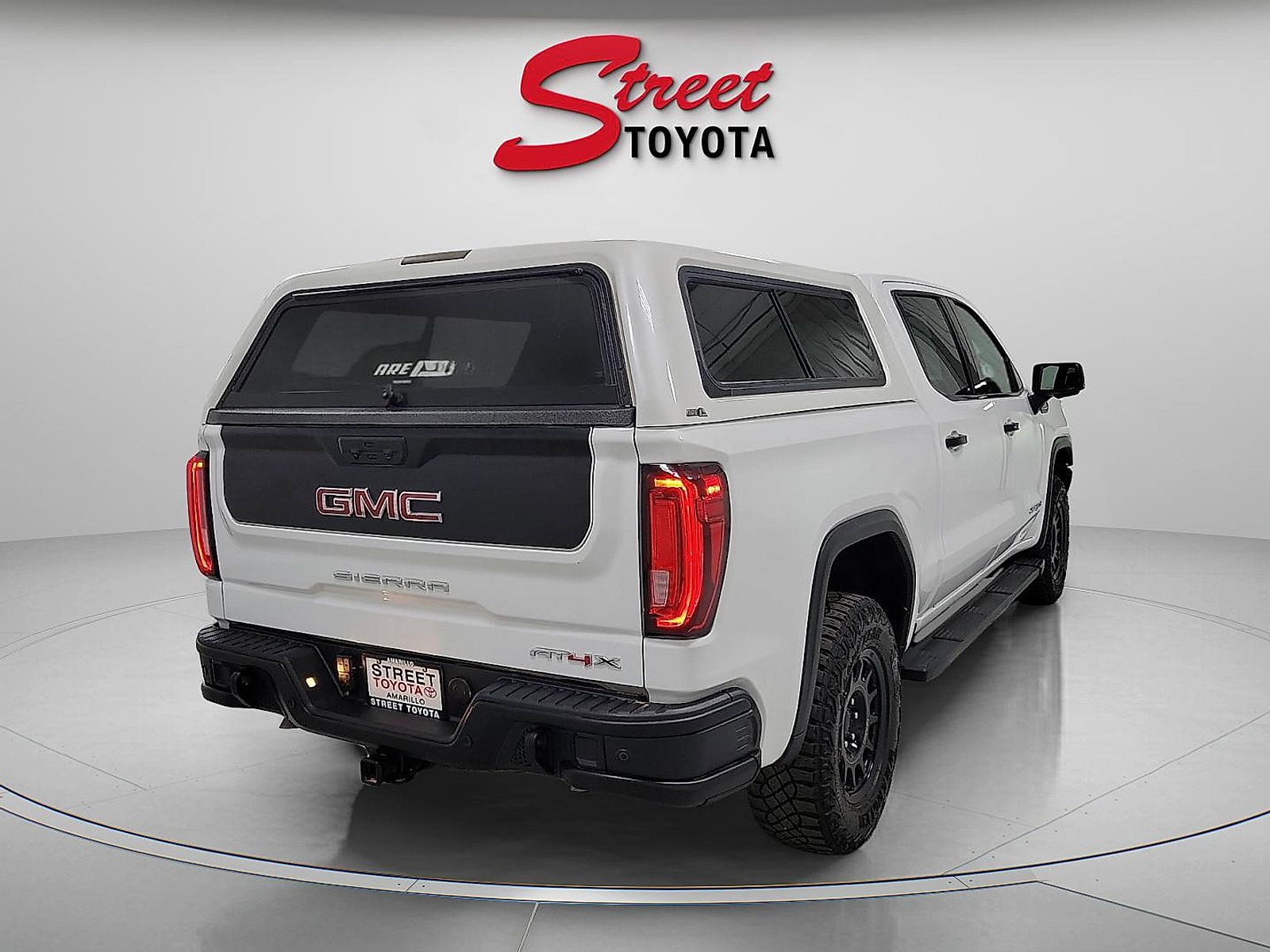 Used 2024 GMC Sierra 1500 AT4X w/ AT4X AEV Edition AWD/4WD image 4