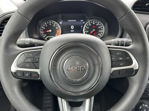 Used 2023 Jeep Renegade Latitude image 21