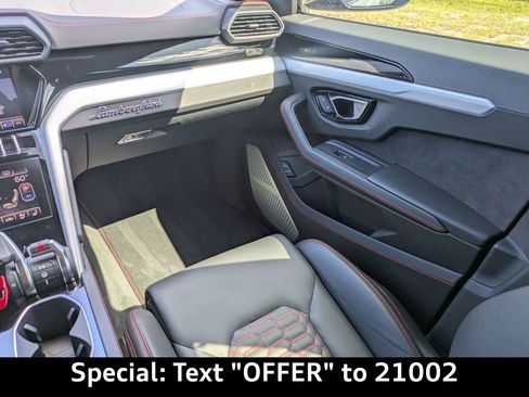 Used 2021 Lamborghini Urus AWD/4WD image 20