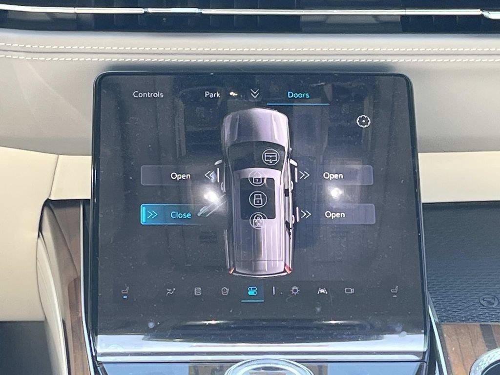 Certified 2026 Cadillac Escalade Platinum Sport AWD/4WD image 16
