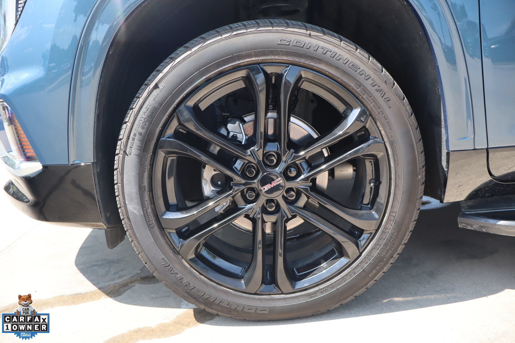 Used 2025 GMC Acadia Denali w/ LPO, Floor Liner Package FWD image 11