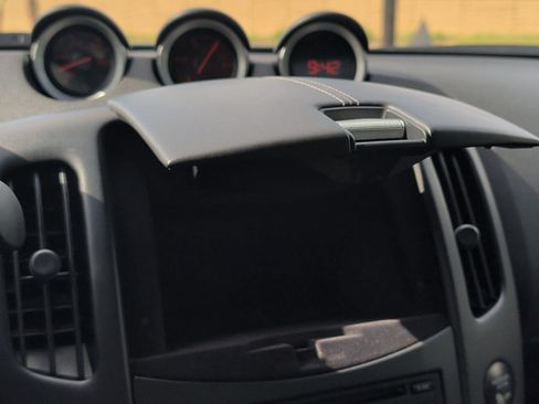 Used 2019 Nissan 370Z Coupe RWD image 15