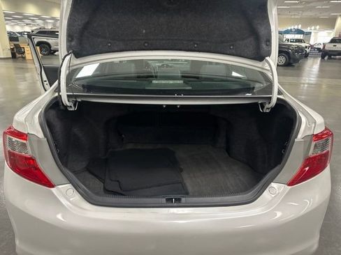 Used 2012 Toyota Camry SE FWD image 18