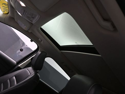 Used 2019 Ford Escape SEL image 19