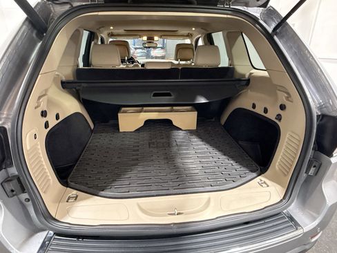 Used 2020 Jeep Grand Cherokee Limited image 18