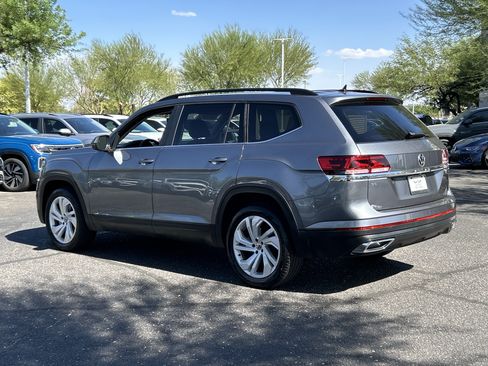 Used 2023 Volkswagen Atlas SE w/ Panoramic Sunroof Package FWD image 3