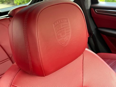 Used 2021 Porsche Cayenne Turbo AWD/4WD image 43