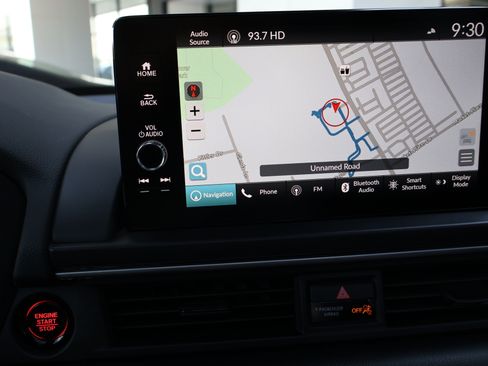 Used 2025 Honda Pilot Black Edition image 39