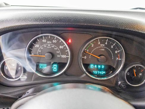 Used 2016 Jeep Wrangler Unlimited Rubicon w/ Connectivity Group image 30