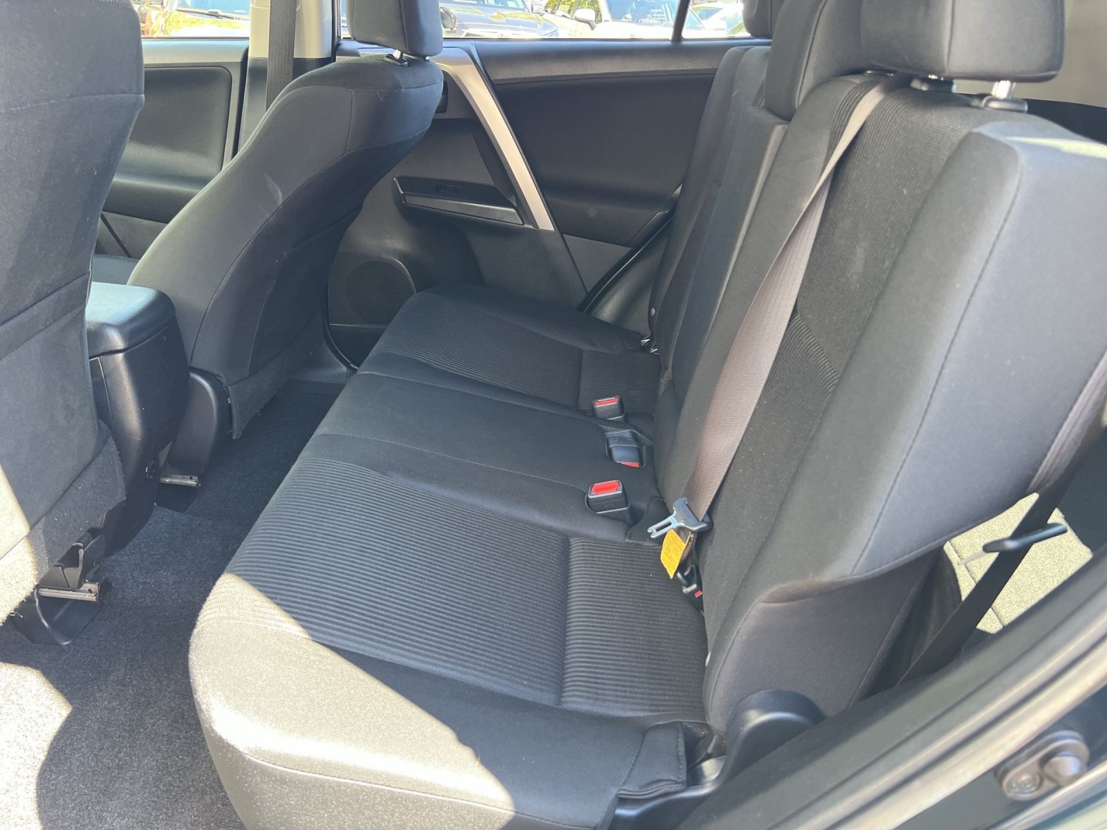 Used 2018 Toyota RAV4 LE w/ All Weather Liner Package AWD/4WD image 25