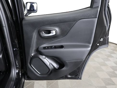 Used 2023 Jeep Renegade Latitude AWD/4WD image 24