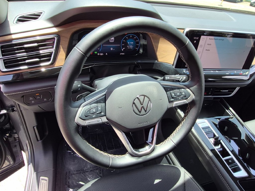 Used 2025 Volkswagen Atlas SE AWD/4WD image 22