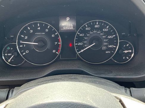 Used 2011 Subaru Outback 2.5i Limited AWD/4WD image 14