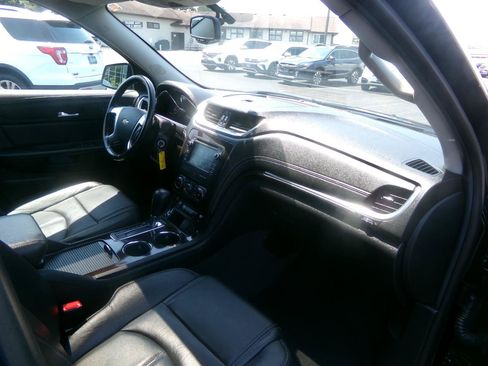 Used 2017 Chevrolet Traverse LT AWD/4WD image 49