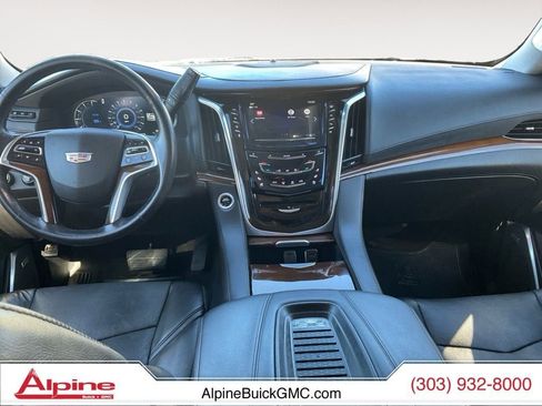 Used 2020 Cadillac Escalade Luxury image 10