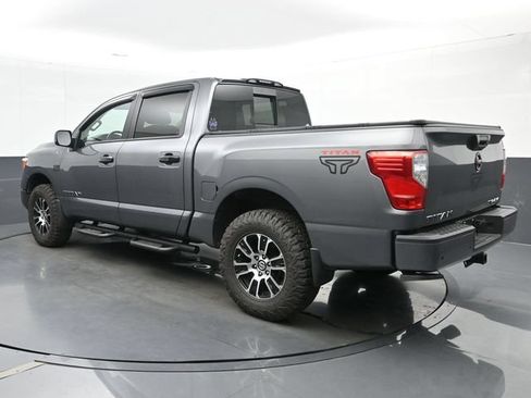 Used 2021 Nissan Titan SV w/ SV Convenience Package AWD/4WD image 6
