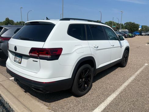 Used 2023 Volkswagen Atlas SE AWD/4WD image 3