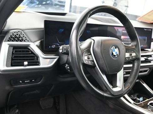 Used 2025 BMW X5 xDrive50e AWD/4WD image 16