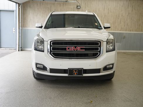 Used 2019 GMC Yukon XL SLT image 2