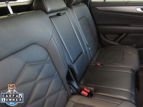 Used 2024 Volkswagen Atlas Cross Sport SE image 24