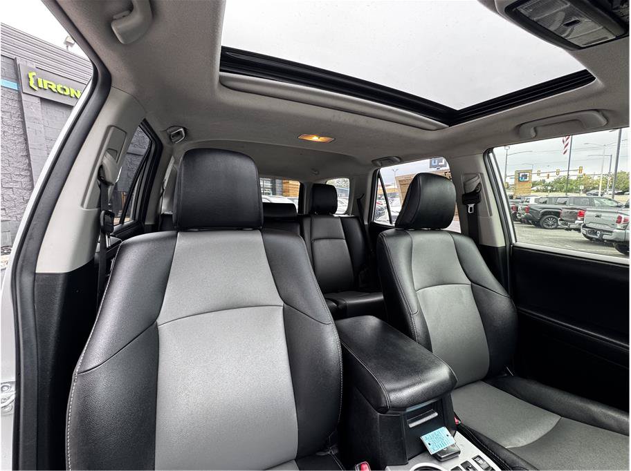 Used 2021 Toyota 4Runner SR5 Premium w/ Moonroof Package AWD/4WD image 4