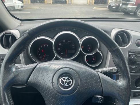 Used 2005 Toyota Matrix XR FWD image 11