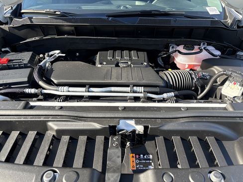 Used 2026 Chevrolet Silverado 1500 Custom AWD/4WD image 13