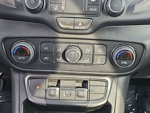 Used 2022 GMC Terrain AT4 w/ Tech Package AWD/4WD image 23