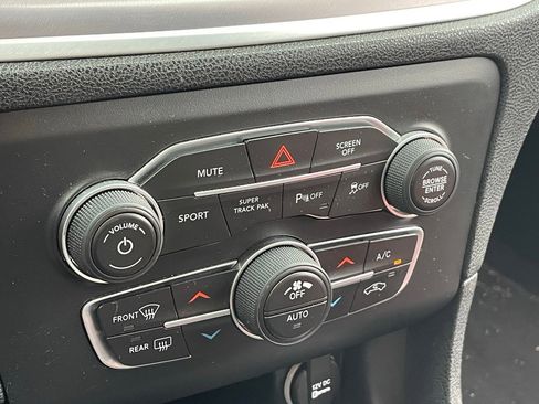 Used 2019 Dodge Charger R/T image 8