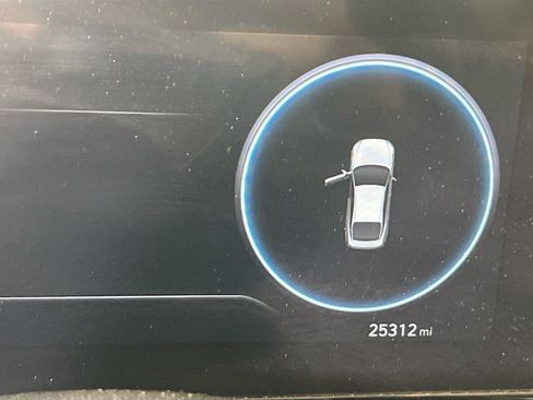 Used 2023 Hyundai Elantra SEL w/ Convenience Package image 12