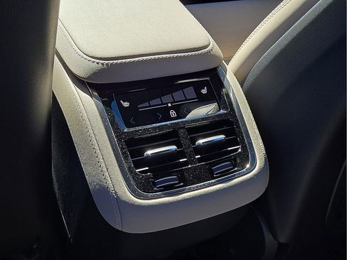 New 2026 Volvo XC90 B6 Ultra image 16