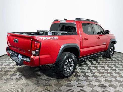 Used 2019 Toyota Tacoma TRD Off-Road AWD/4WD image 7