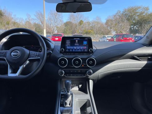 Used 2025 Nissan Sentra SV image 17