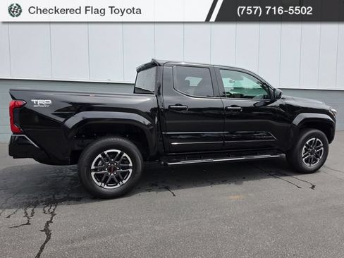 Used 2025 Toyota Tacoma TRD Sport AWD/4WD image 8