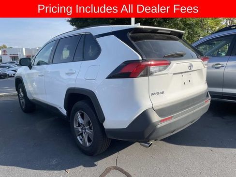 Used 2025 Toyota RAV4 LE AWD/4WD image 5
