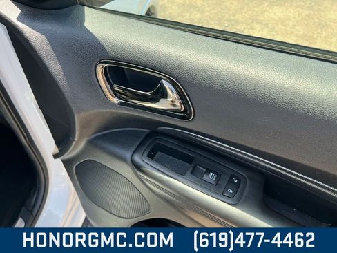 Used 2019 Dodge Durango GT image 31