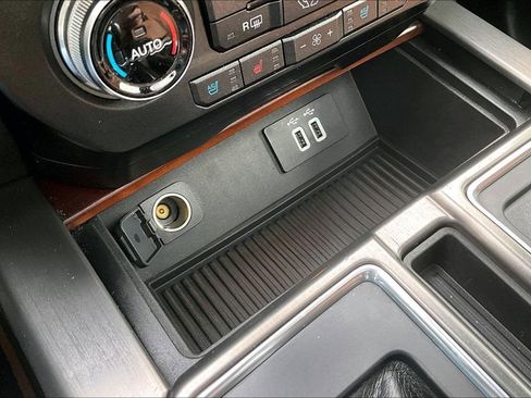 Used 2016 Ford F150 Limited image 22