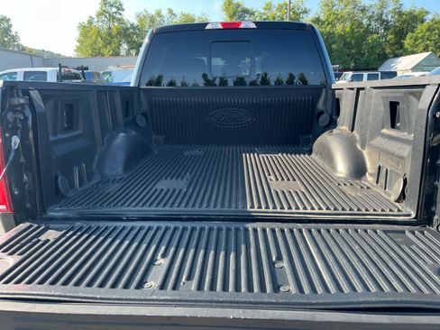 Used 2018 Ford F150 XLT w/ Equipment Group 302A Luxury AWD/4WD image 26