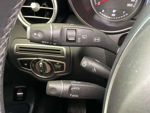Used 2019 Mercedes-Benz GLC 300 4MATIC image 41