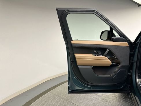 New 2026 Land Rover Range Rover Sport SE image 9